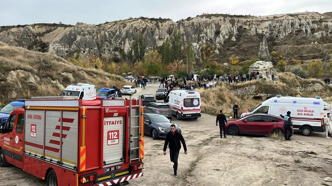Göreme'de peri bacası çöktü, ölü ve yaralılar var...-Haber-Manset