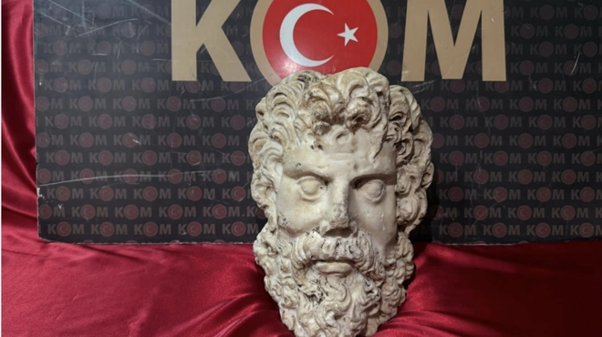 İzmir'de 2 bin yıllık Zeus heykeli başı bulundu-Haber-Manset